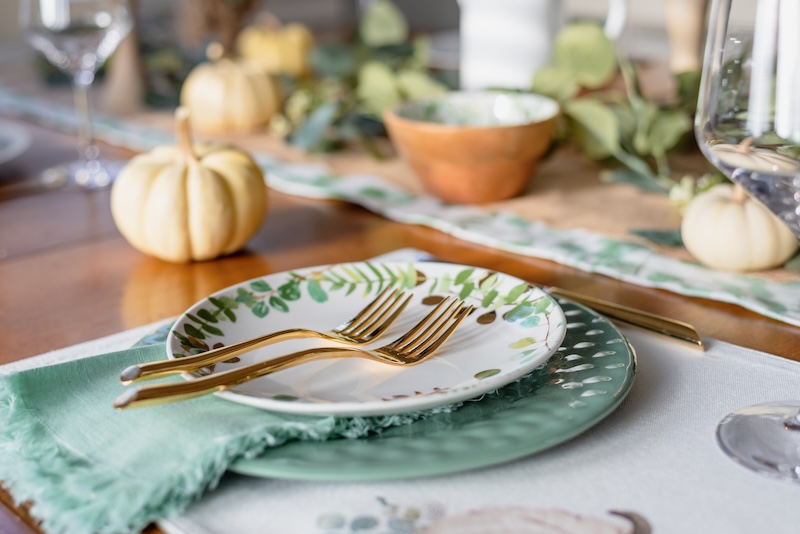 How to Host a Welcoming Thanksgiving in Your Home - Eric Simons